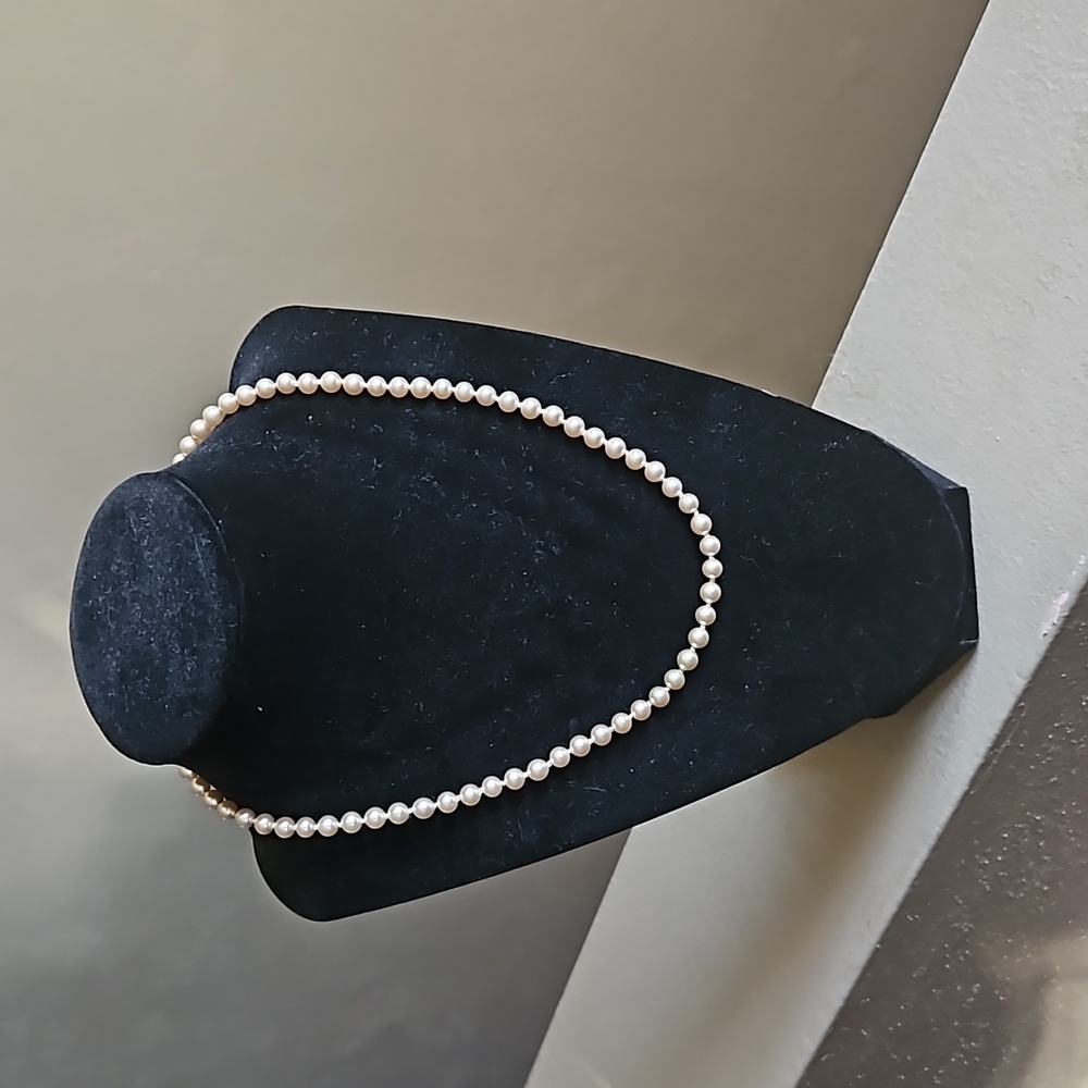 Genuine vintage pearl necklace